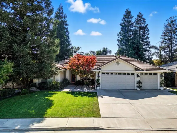 4623 W Grove Avenue, Visalia, CA 93291