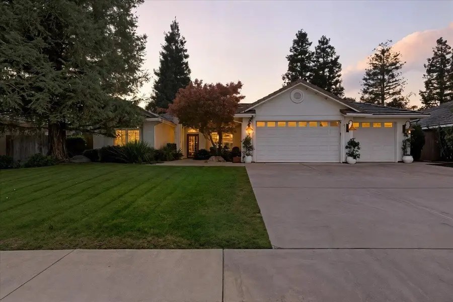 4623 W Grove Avenue, Visalia, CA 93291 - #2