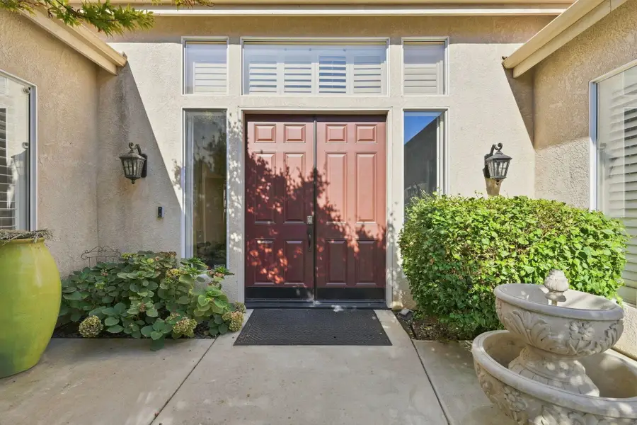 2041 N Peppertree Court, Visalia, CA 93291 - #3