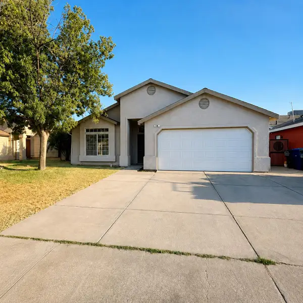 857 Isaac Newton Drive, Hanford, CA 93230