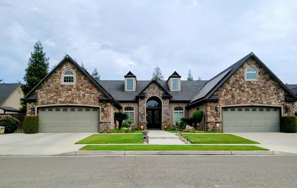 2522 La Paloma Drive, Tulare, CA 93274