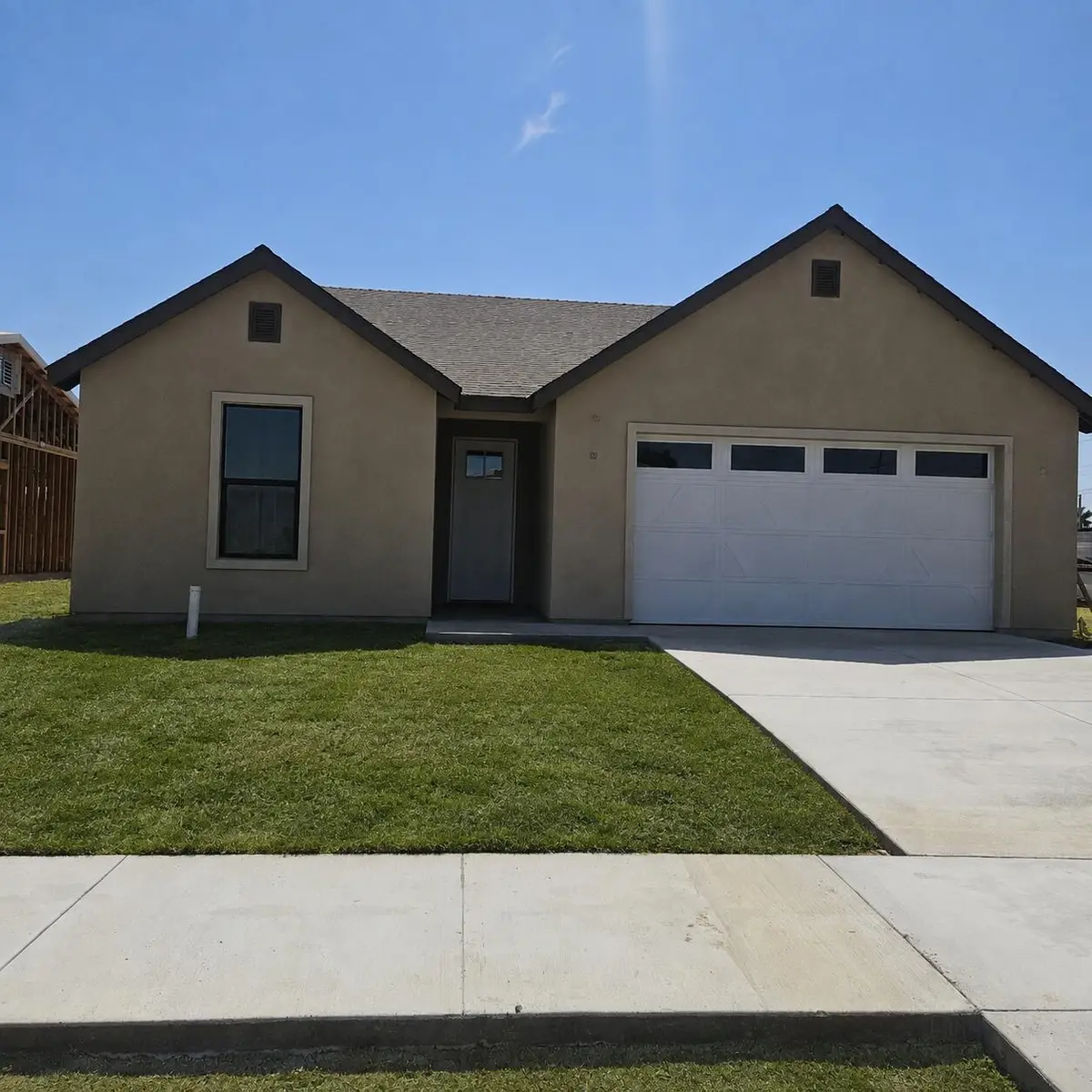 933 E Seeger Avenue, Visalia, CA 93292 - #1
