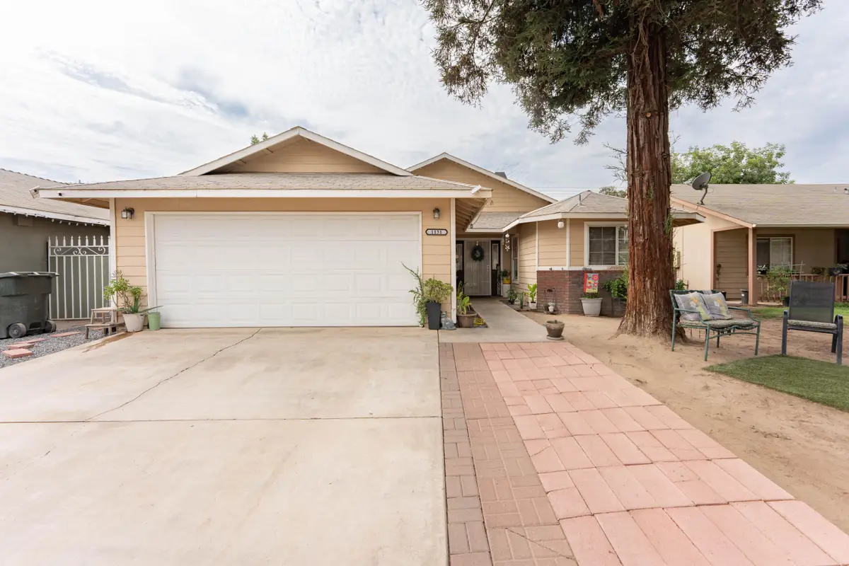 1131 W Madalyn Avenue, Tulare, CA 93274 - #1