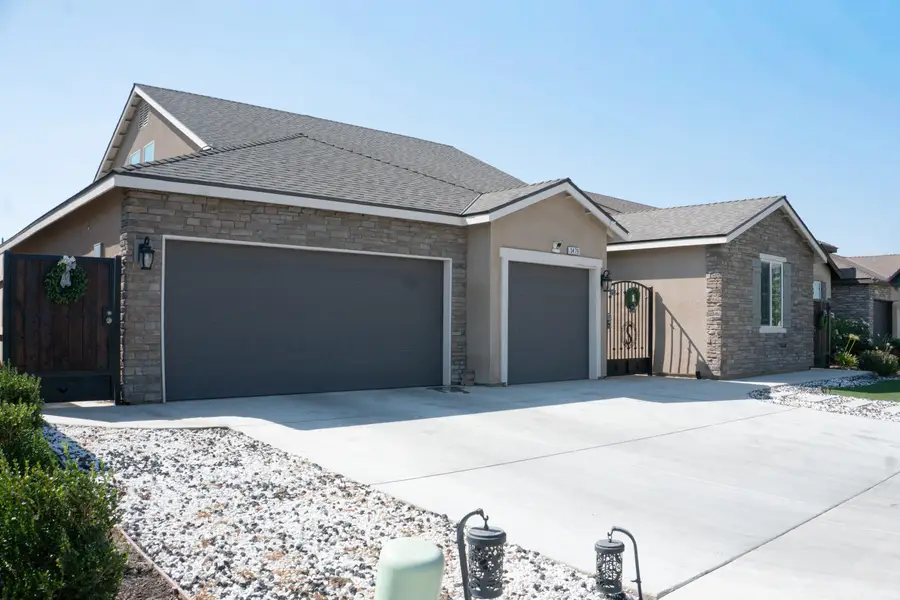 3479 Lennox Street, Tulare, CA 93274 - #2