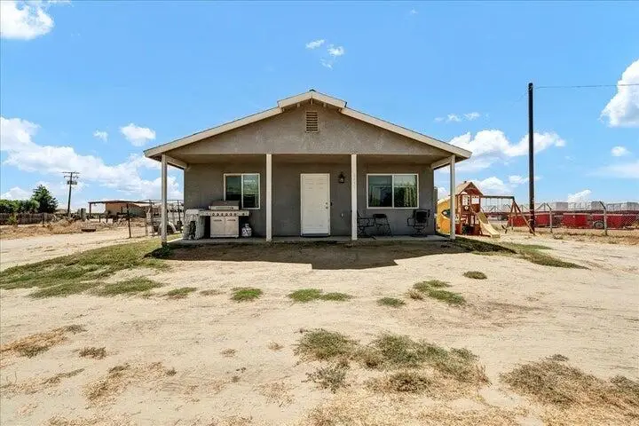 2437 N Palm Street, Pixley, CA 93256 - #1