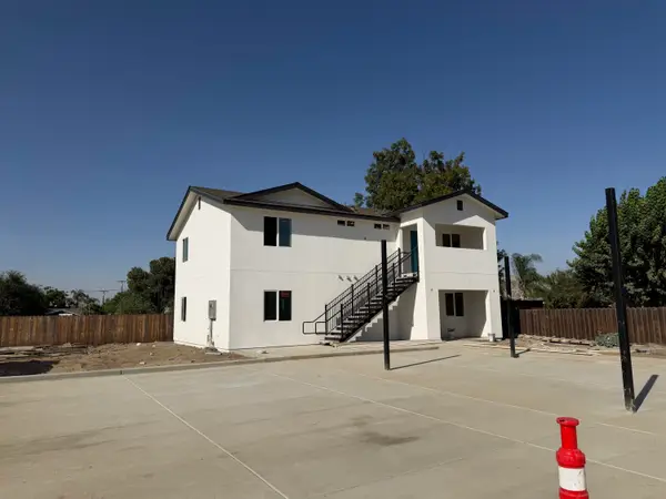 168 E Vandalia Avenue, Porterville, CA 93257