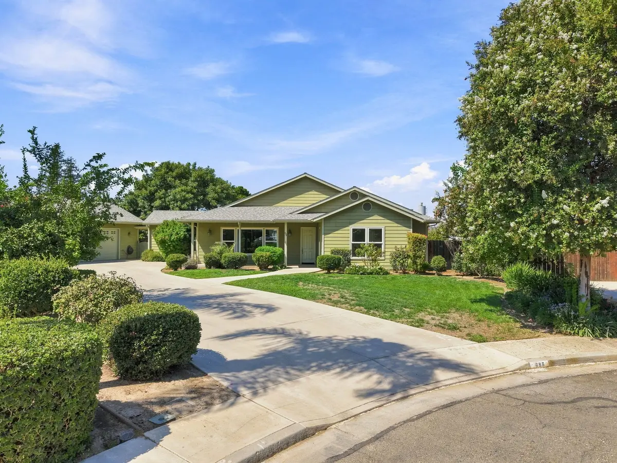 696 Rolling Hills Court, Exeter, CA 93221 - #1