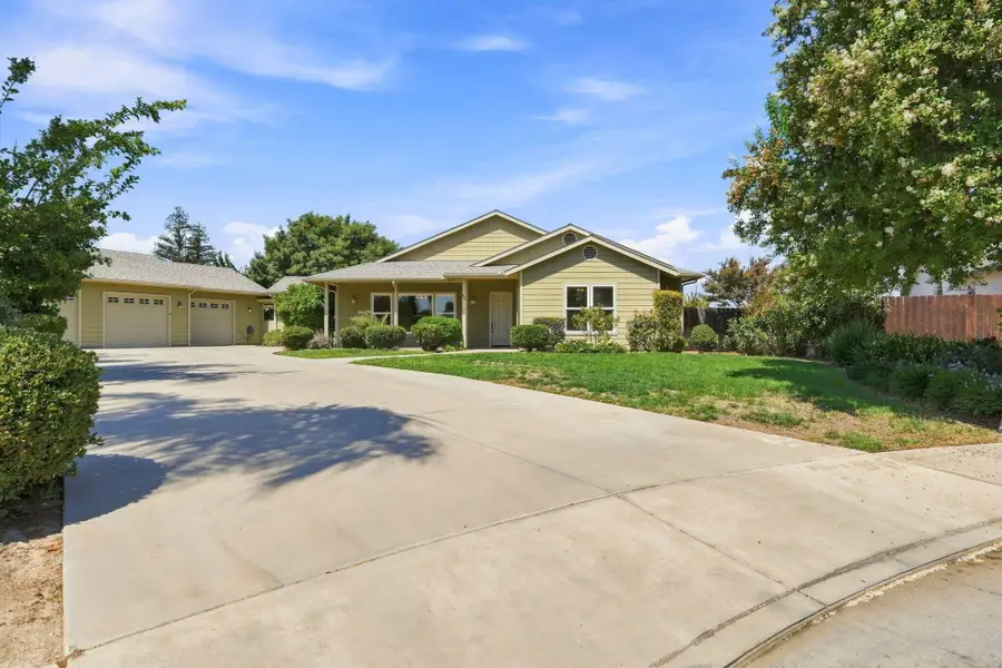 696 Rolling Hills Court, Exeter, CA 93221 - #3