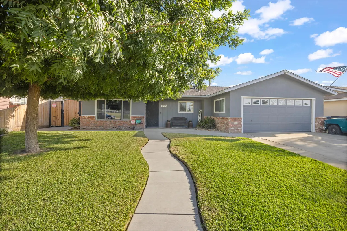 1749 E Kohn Avenue, Tulare, CA 93274 - #1