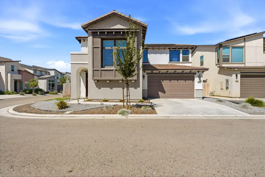 3432 W Good Avenue, Visalia, CA 93277 - #2