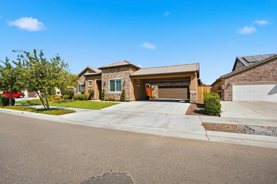 4842 W Payson Avenue, Visalia, CA 93291 - #2