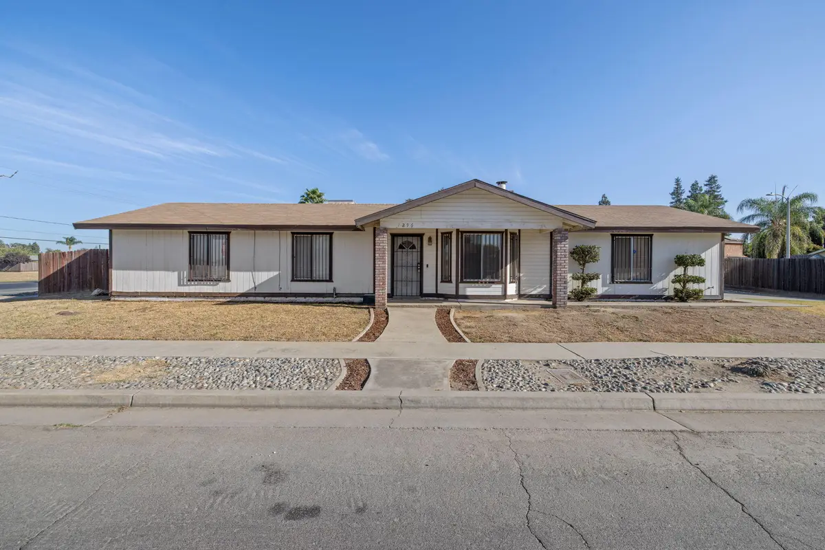 1296 W San Mateo Avenue, Tulare, CA 93274 - #1