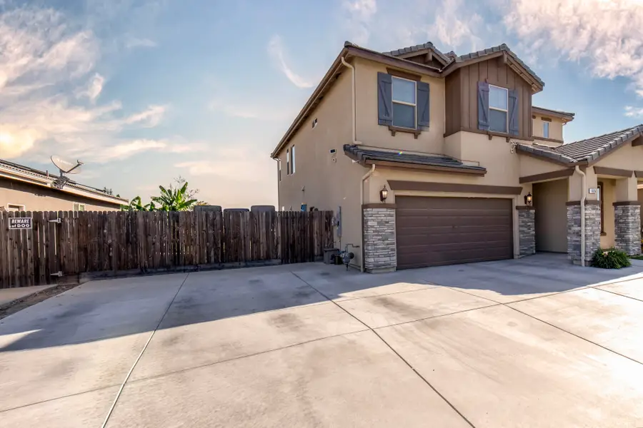 1604 W Porter Avenue, Visalia, CA 93291 - #3
