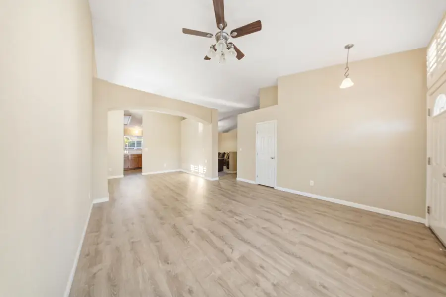 915 Euclid Drive, Hanford, CA 93230 - #2