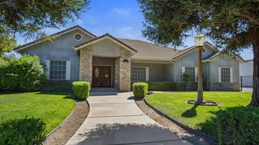 1322 Cottage Circle, Porterville, CA 93257 - #2
