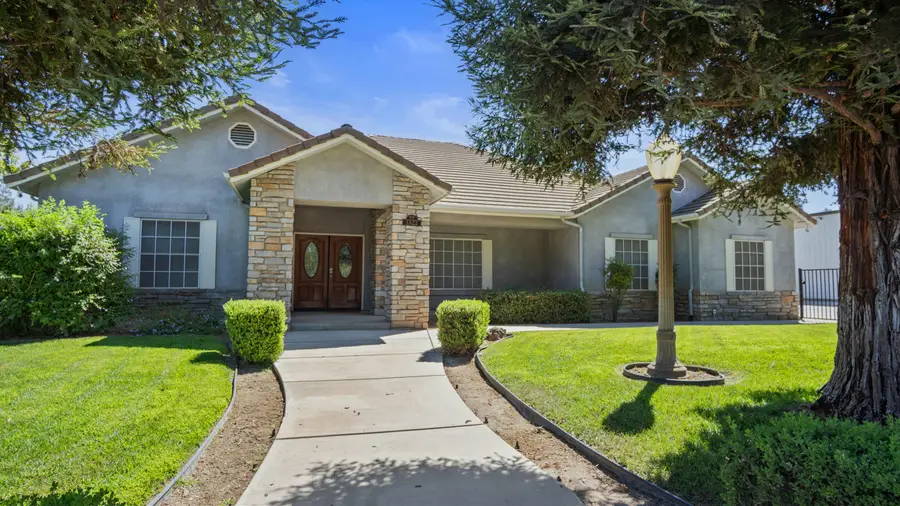 1322 Cottage Circle, Porterville, CA 93257 - #3