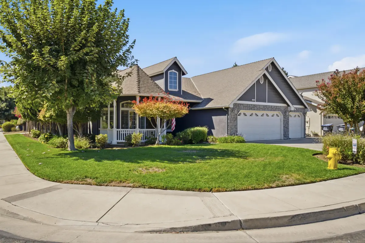 4923 W Lark Avenue, Visalia, CA 93291 - #1