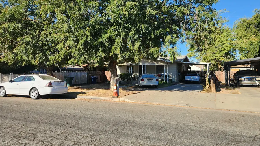 133 N Los Angeles Street, Tulare, CA 93274 - #2