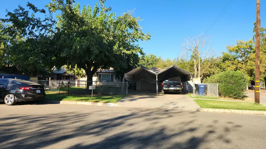 361 N G Street, Tulare, CA 93274 - #2