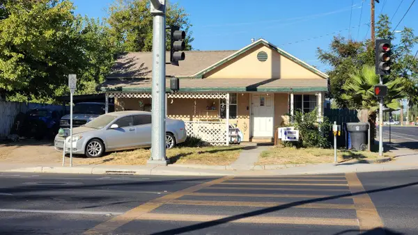 462 N E Street, Tulare, CA 93274