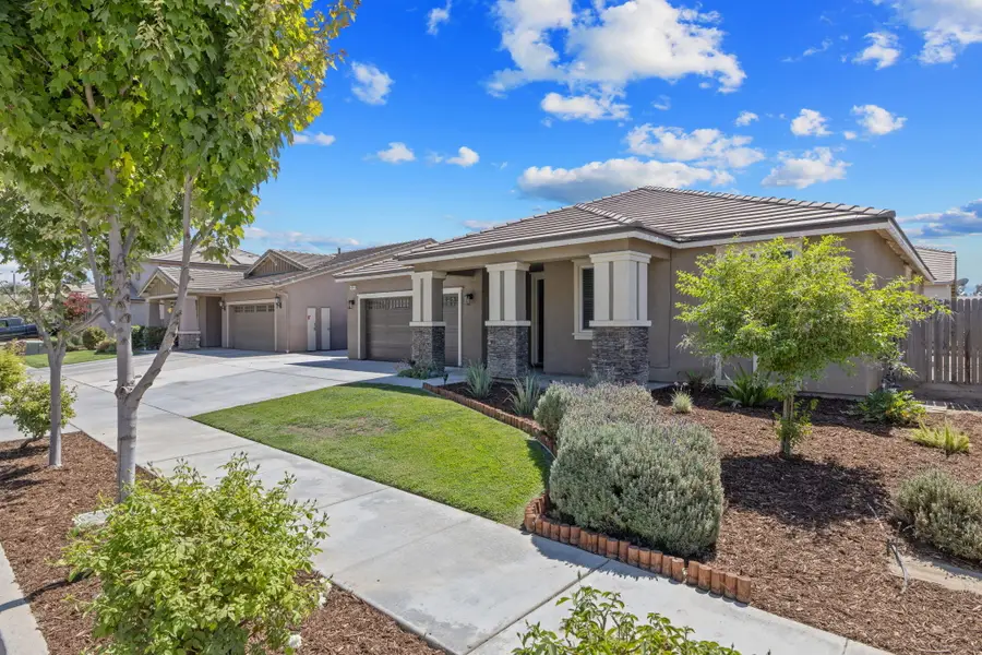 4333 W Lark Avenue, Visalia, CA 93291 - #2