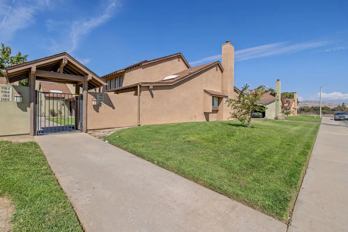 1134 Bel Aire Circle, Porterville, CA 93257 - #1