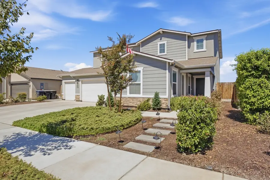 1040 E Reese Avenue, Visalia, CA 93292 - #3