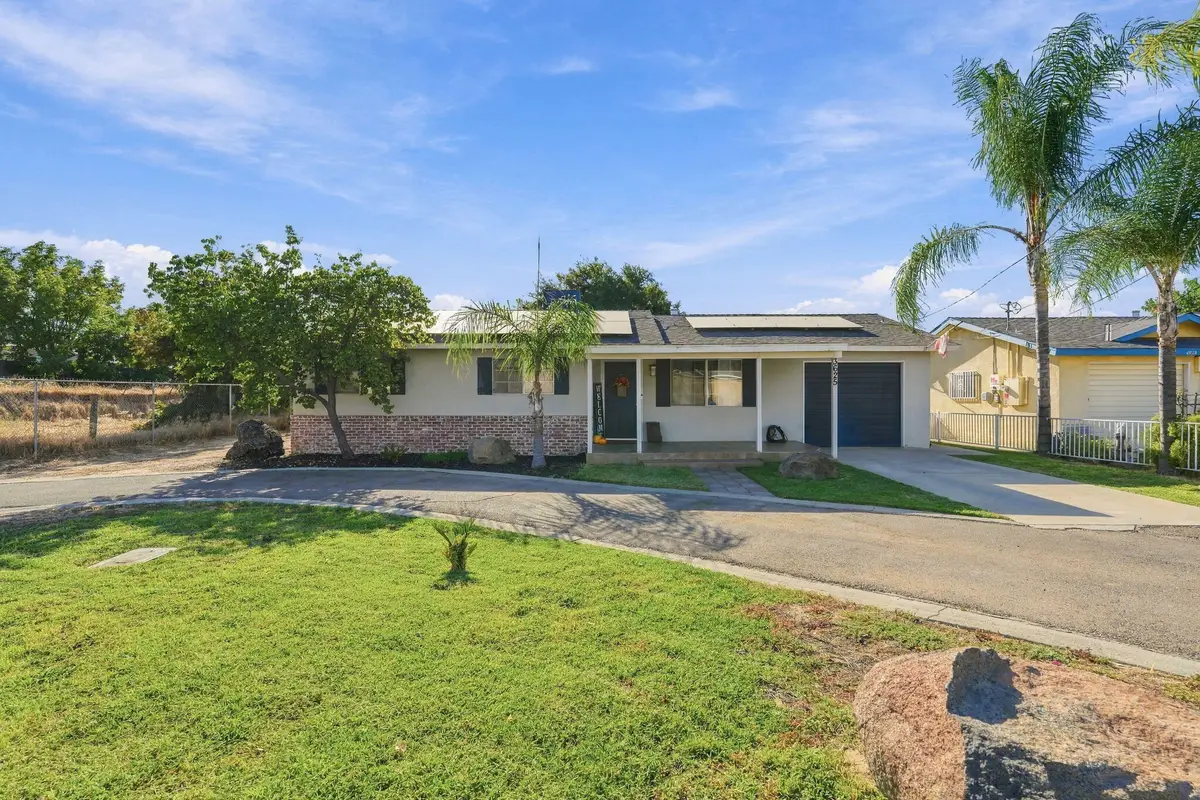 3625 S Highland Avenue, Selma, CA 93662 - #1