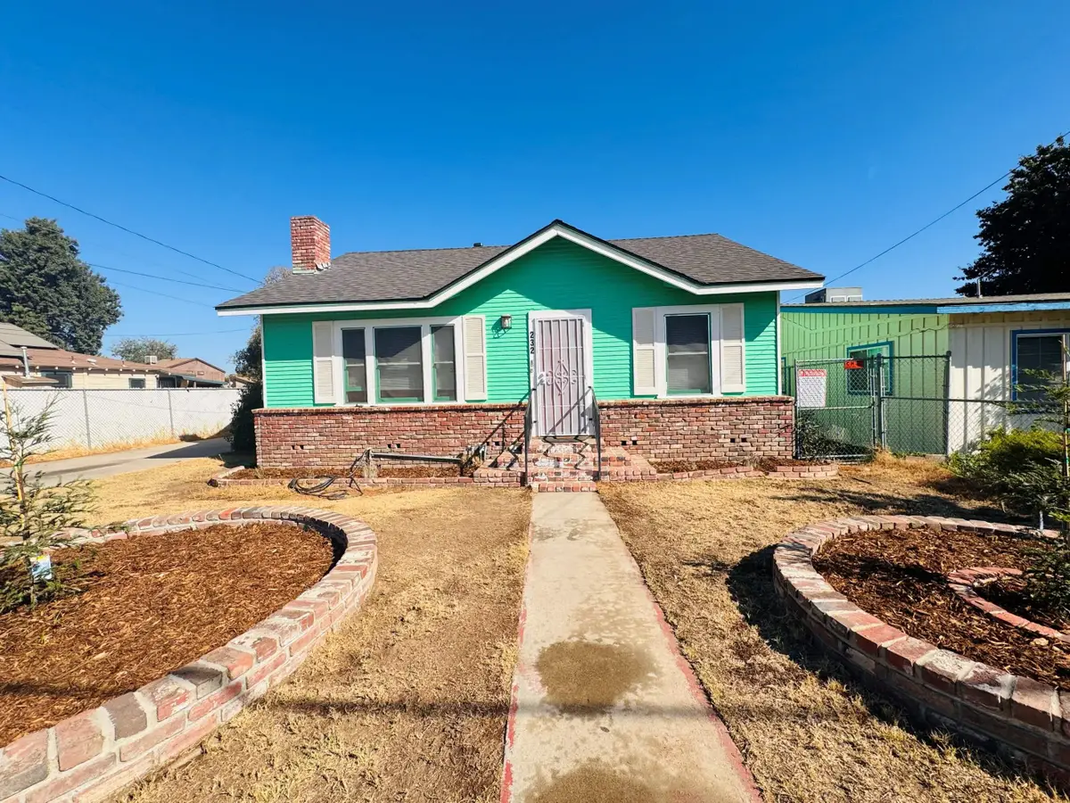 232 E Sweet Avenue, Visalia, CA 93291 - #1