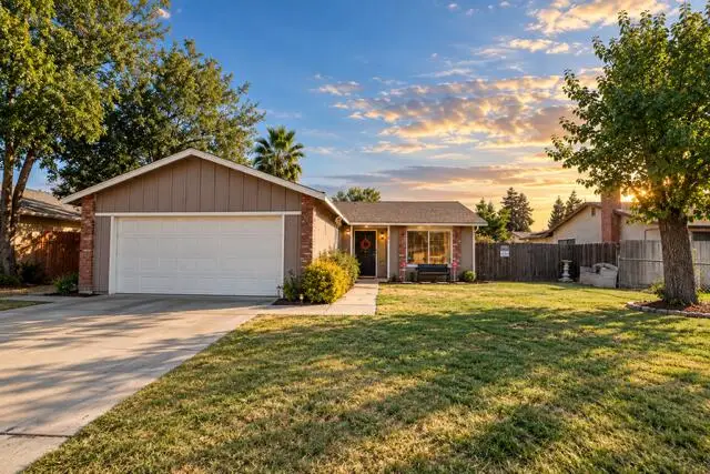 4625 W Paradise Avenue, Visalia, CA 93277 - #1
