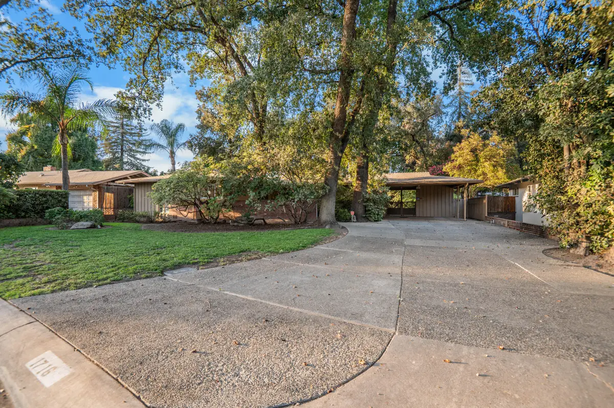 1716 W Meadow Avenue, Visalia, CA 93277 - #1