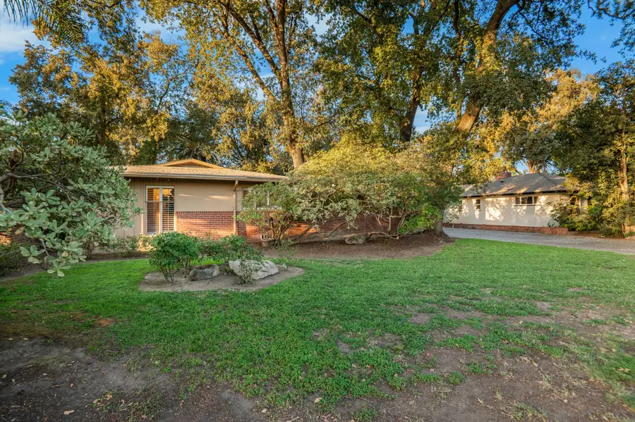 1716 W Meadow Avenue, Visalia, CA 93277 - #3