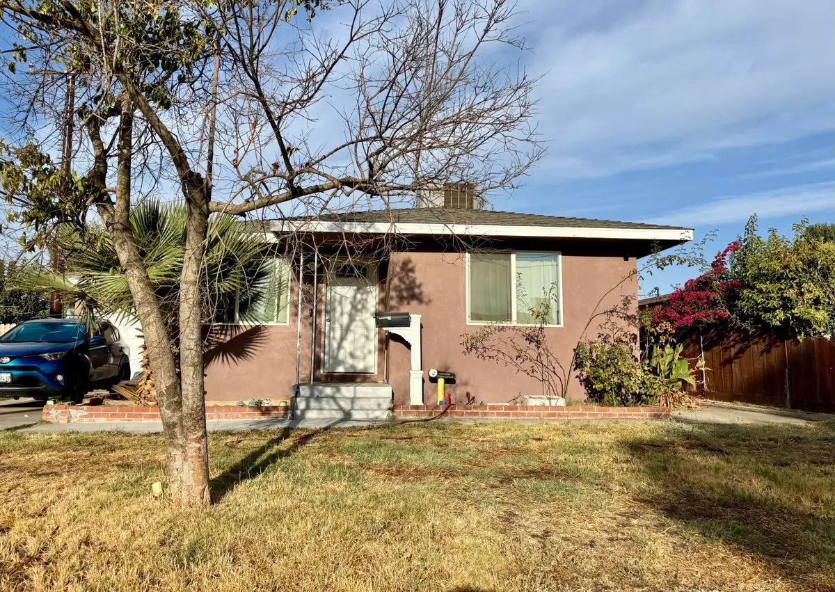 1006 N Green Street, Hanford, CA 93230 - #1