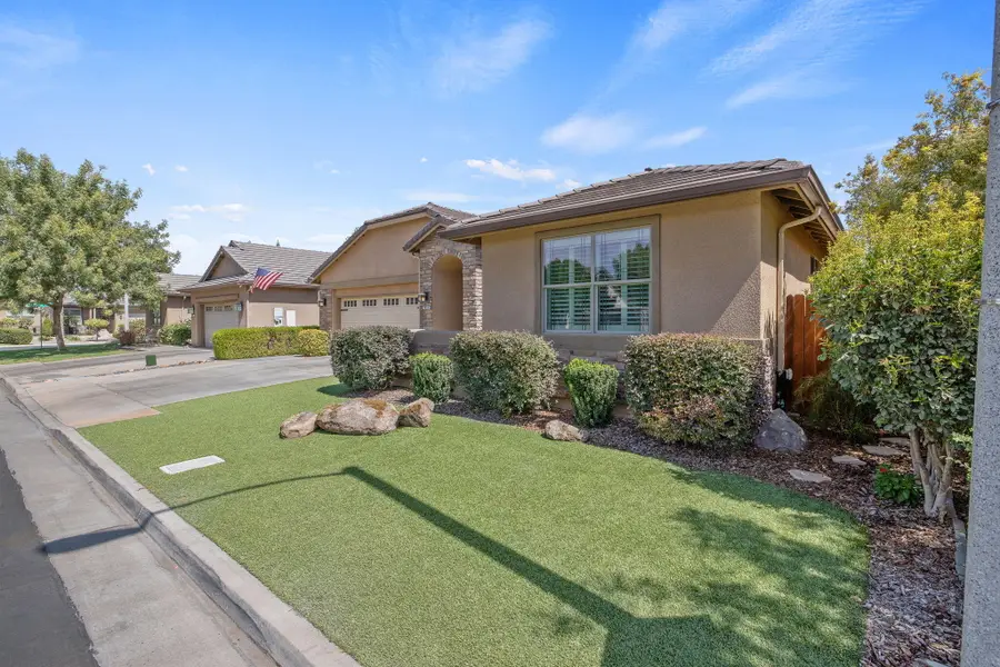 3932 S Avocado Street, Visalia, CA 93277 - #2