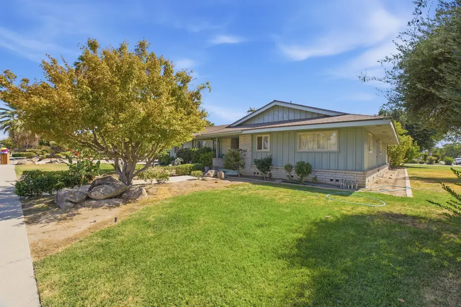 2513 Almond Avenue, Sanger, CA 93657 - #3