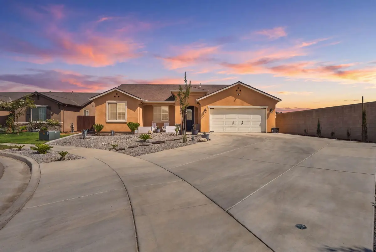 148 S Boise Court, Visalia, CA 93291 - #1