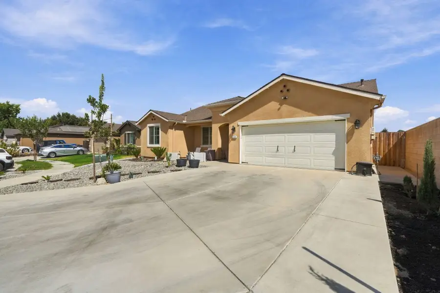 148 S Boise Court, Visalia, CA 93291 - #3
