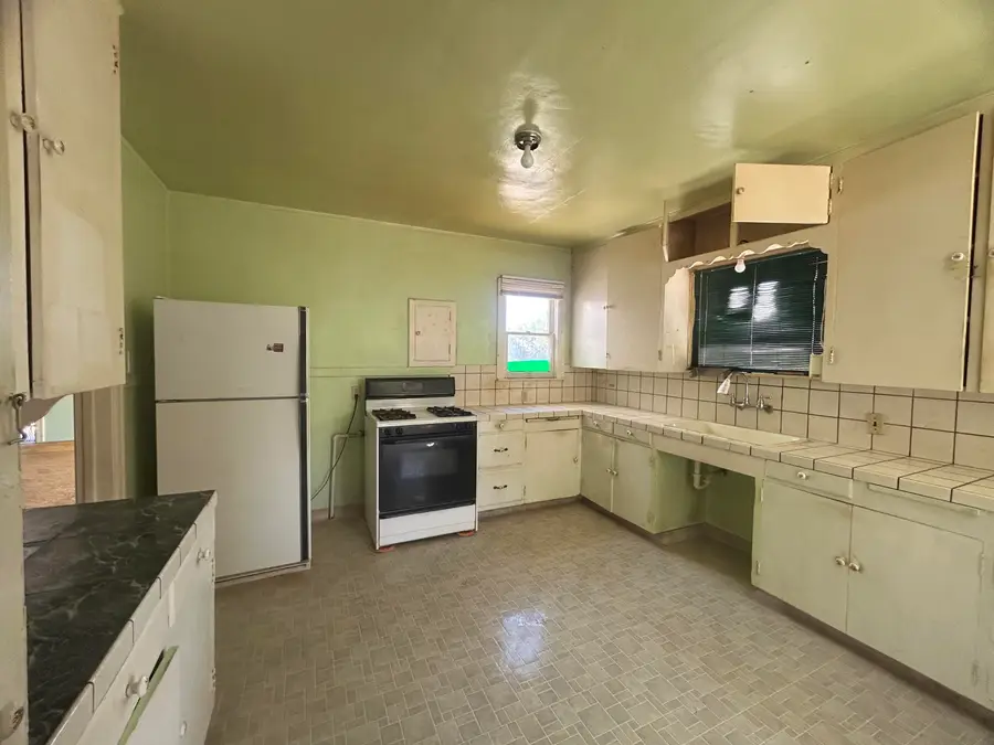 1505 Hall Avenue, Corcoran, CA 93212 - #3