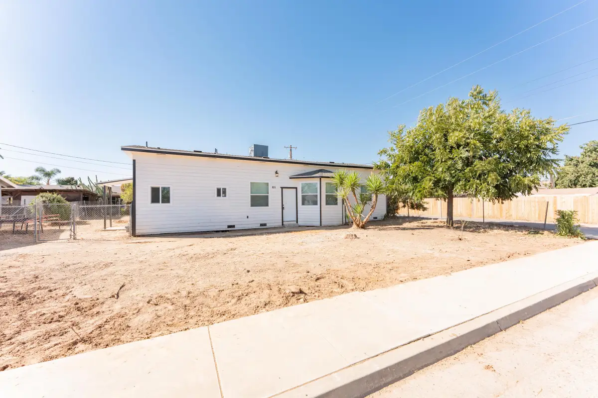 821 I Street, Orange Cove, CA 93646 - #1