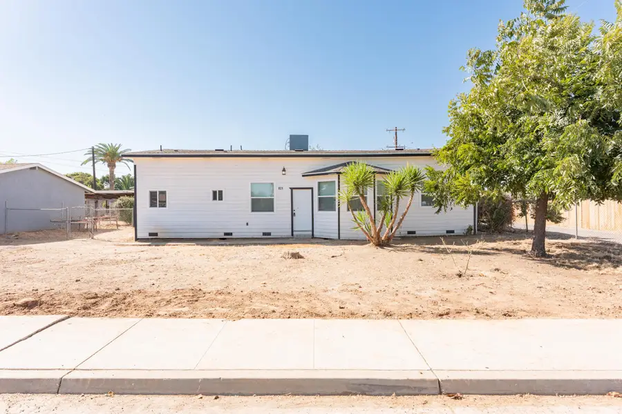 821 I Street, Orange Cove, CA 93646 - #3