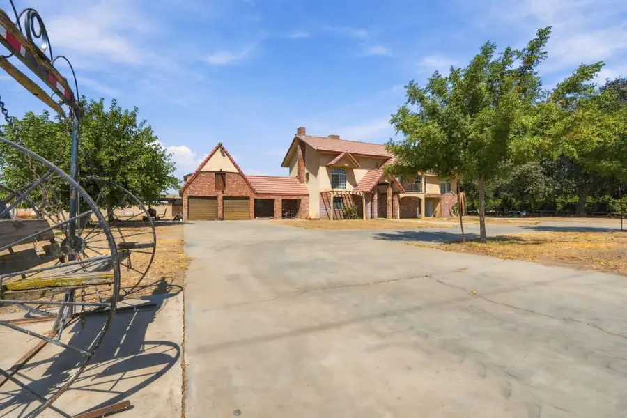 34001 Rd 140 #A, Visalia, CA 93292 - #3
