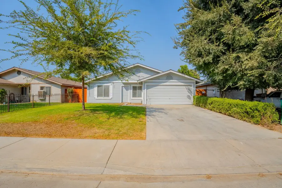 16056 Bly Avenue, Ivanhoe, CA 93235 - #2