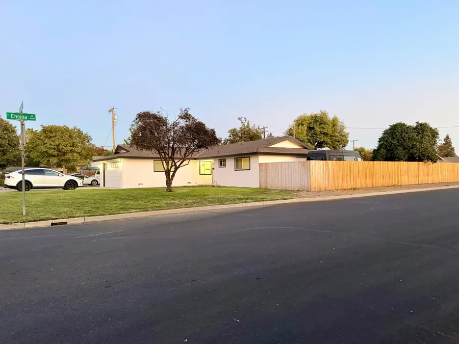 249 W Paradise Avenue, Visalia, CA 93277 - #3