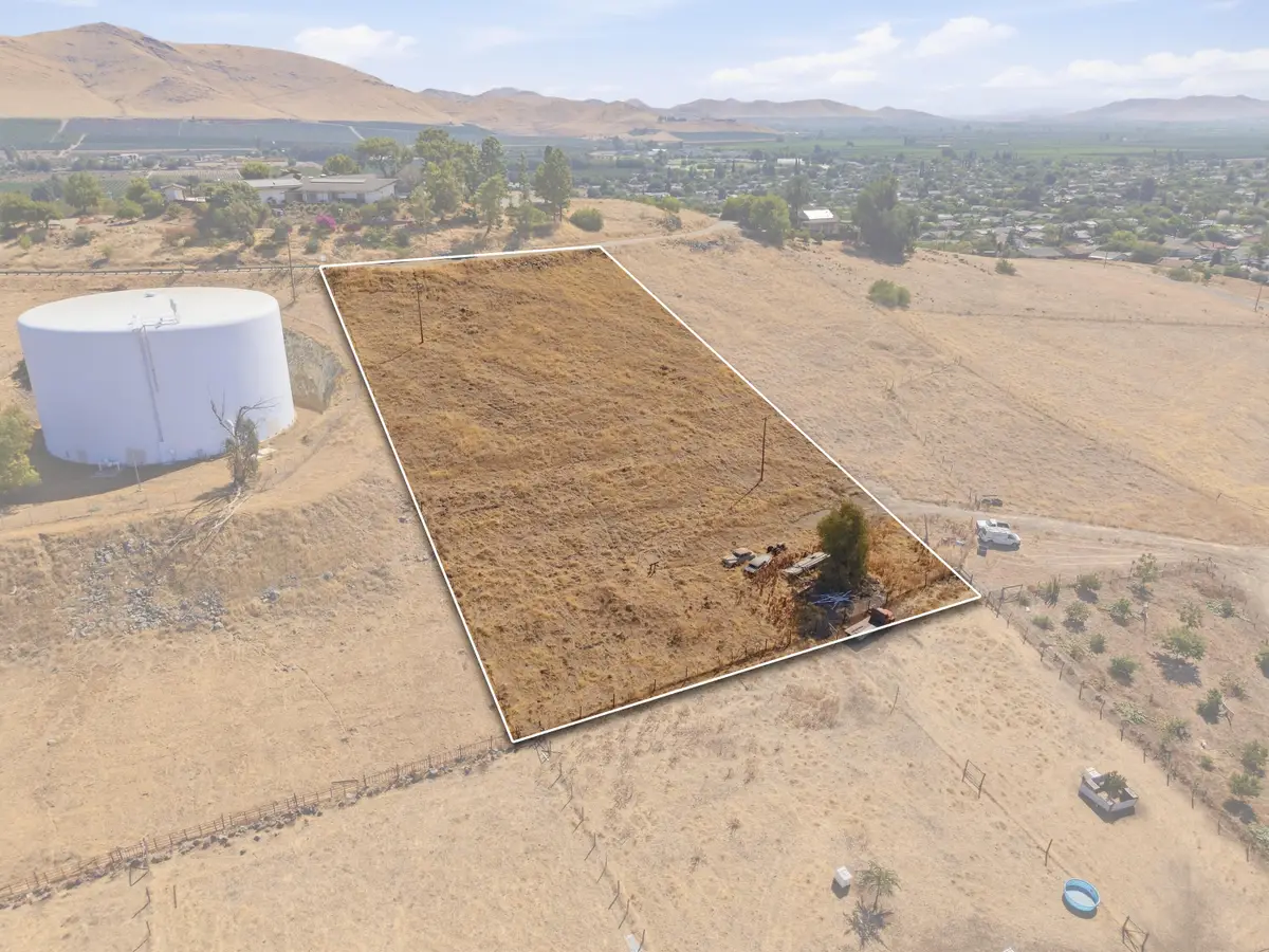 1019 N Harvard Avenue, Lindsay, CA 93247 - #1