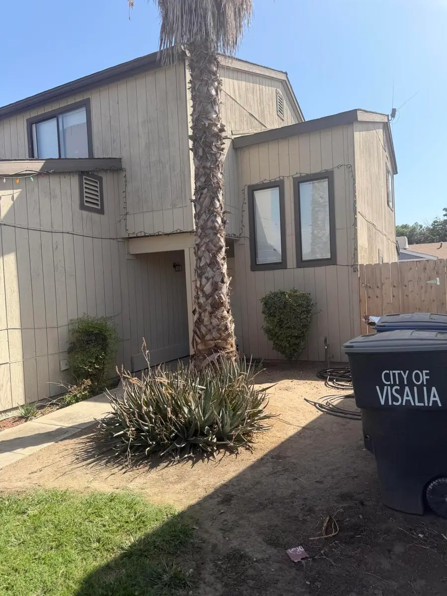 229 E Harold Court, Visalia, CA 93291 - #2