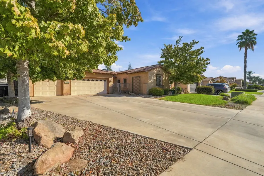 3732 E Cambridge Avenue, Visalia, CA 93292 - #2