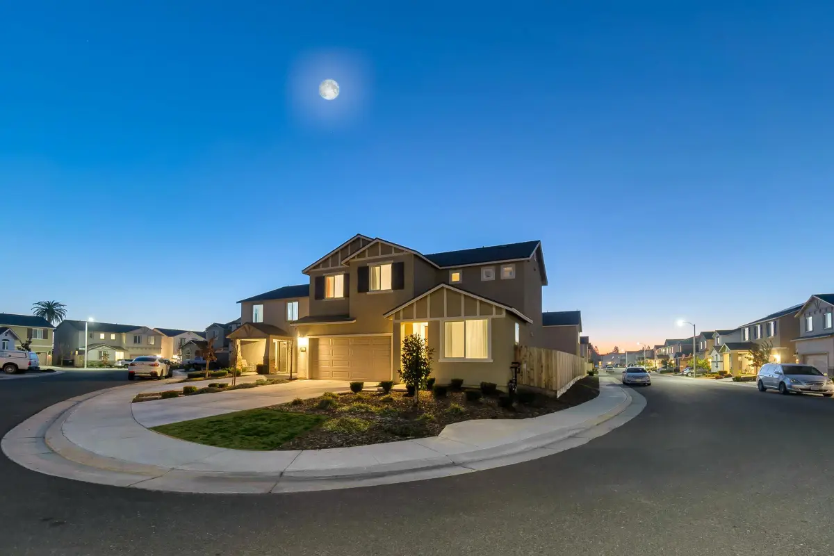 2207 S Crumal Street, Visalia, CA 93292 - #1