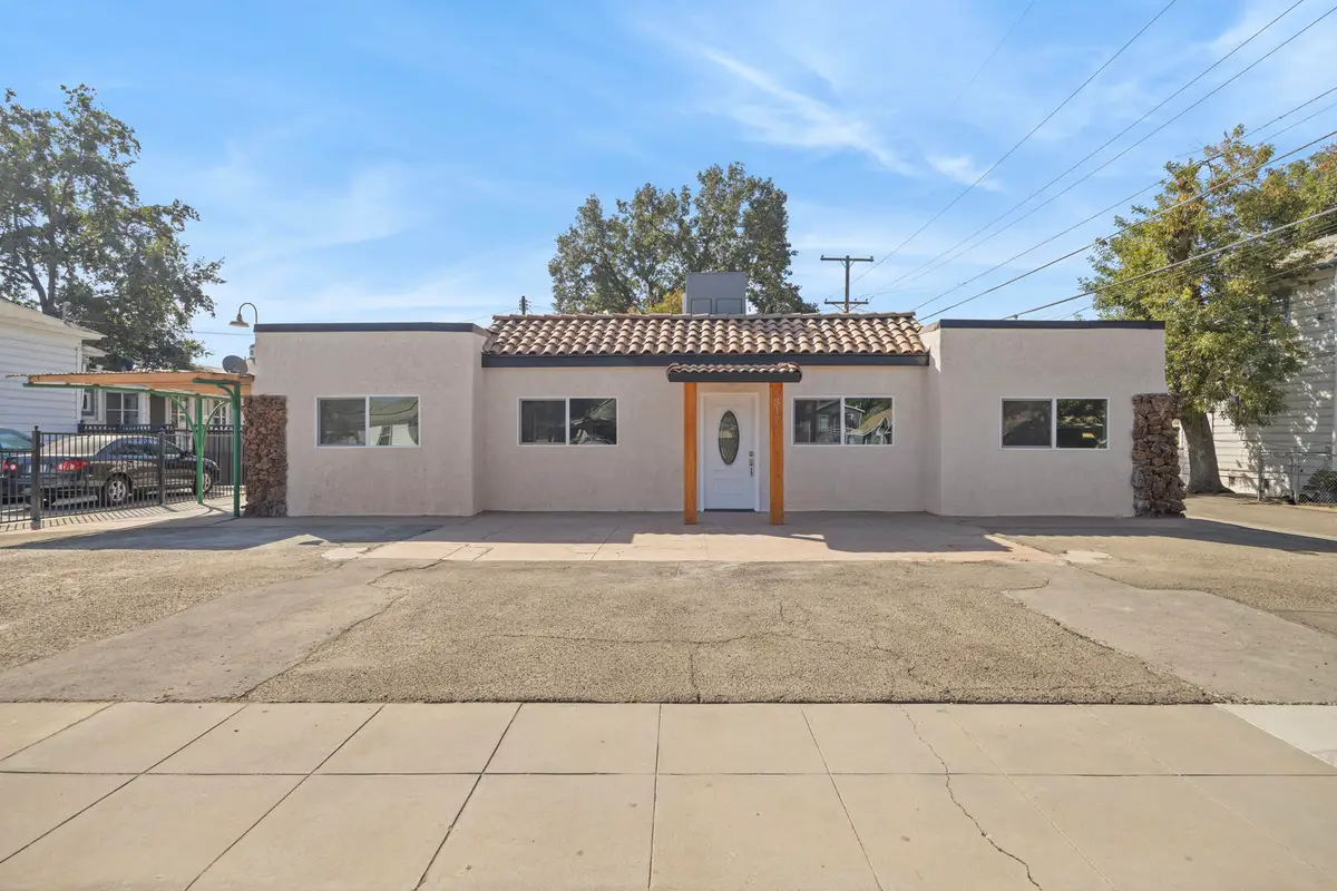 317 W Tulare Avenue, Tulare, CA 93274 - #1