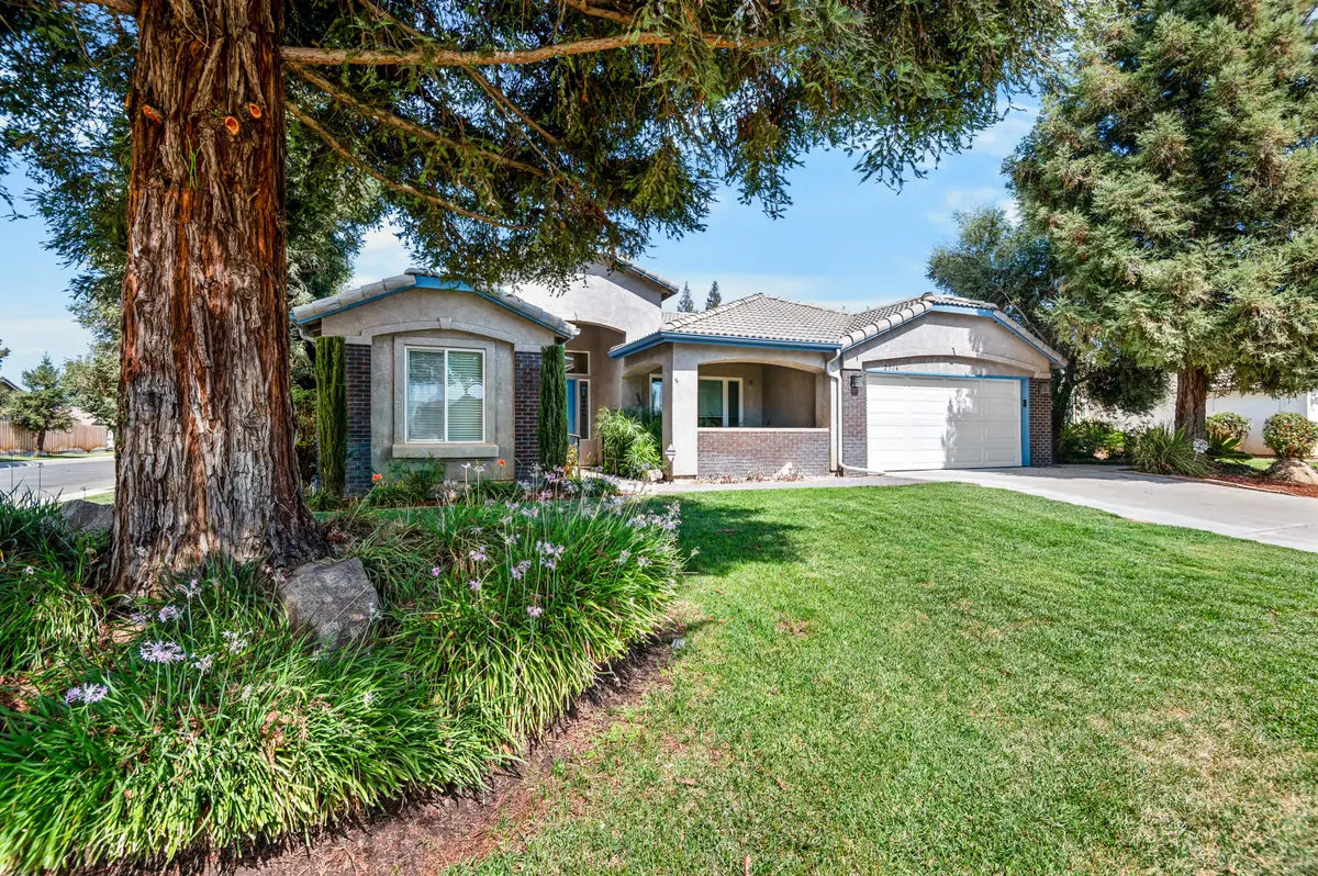 2516 E Cherry Avenue, Visalia, CA 93292 - #1