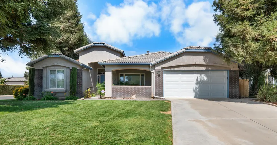 2516 E Cherry Avenue, Visalia, CA 93292 - #2